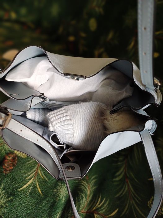 Комплект НОВИ - чанта, шапка,шал и ръкавици