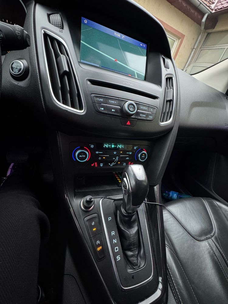Ford focus titanium st mk3.5 facelift 2.0 tdci automat 185 cp