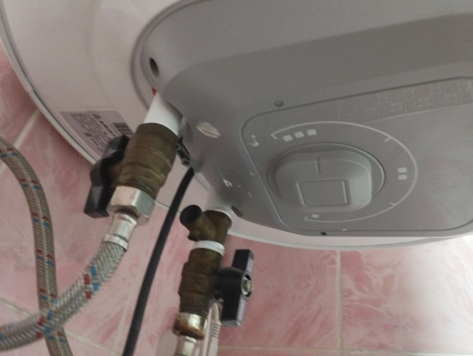 комбинированный водонагреватель Ariston PRO1 R 80 VTD/VTS. Это накопит