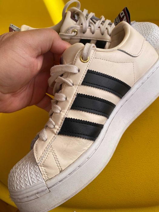 Продавам оригинални маратонки Adidas