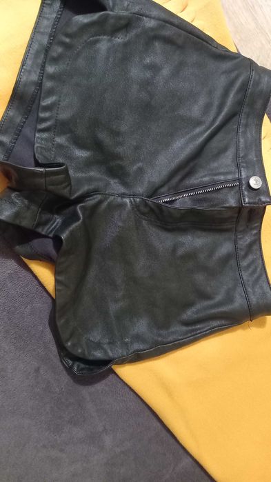 дънки с широк крачол stradivarius 34р-р,30лв.