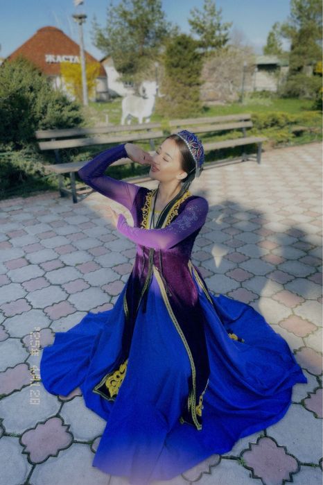 Продаю костюм в отличном состоянии.