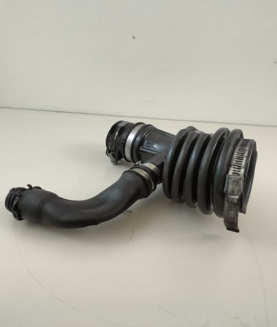 Furtun admisie aer 72100865 Ford Focus a 2-a generatie