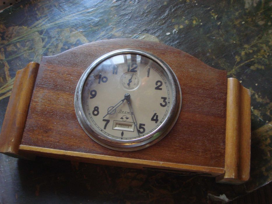 Мебельные старинные ВЕСНА с календарем и секундомером + ключ Рабочие