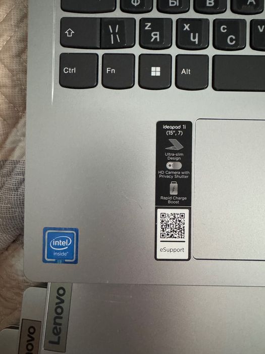 Lenovo ideapad 1i 4 GB 256