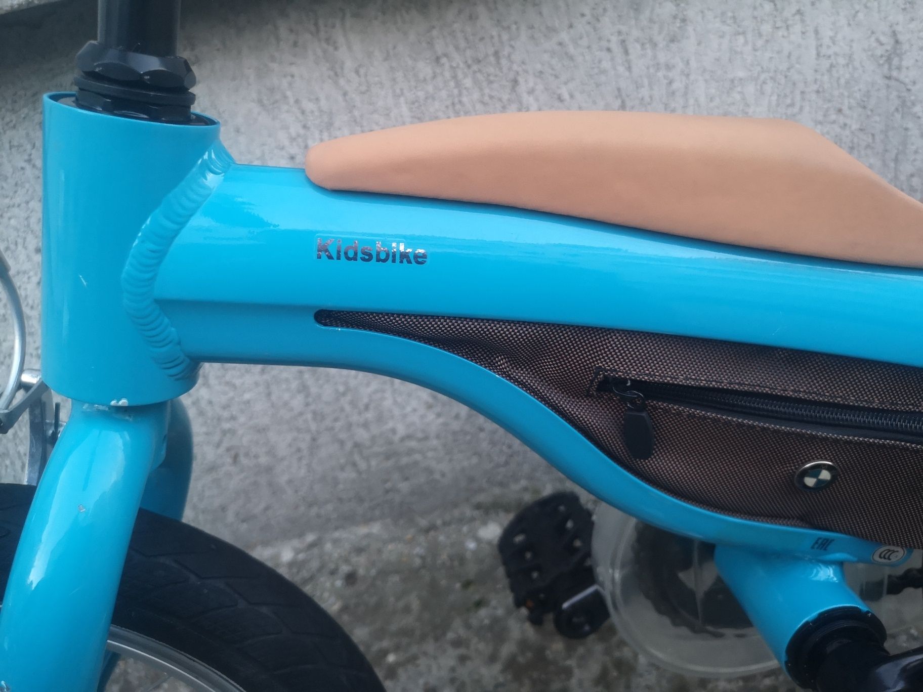 Bicicleta copii BMW Kidsbike 2 in 1, 14 zoll de la 2,5 ani la 6 ani