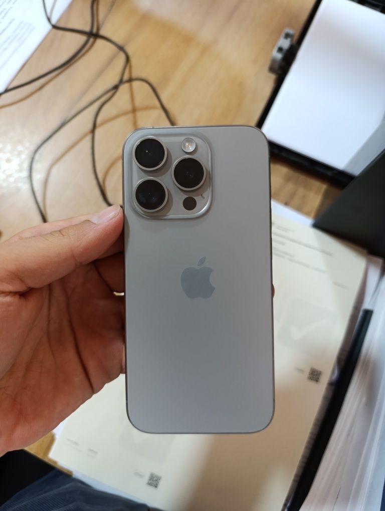 iPhone 15 pro 256Gb