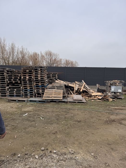 Vand paleti non euro , lemne de foc (blane )