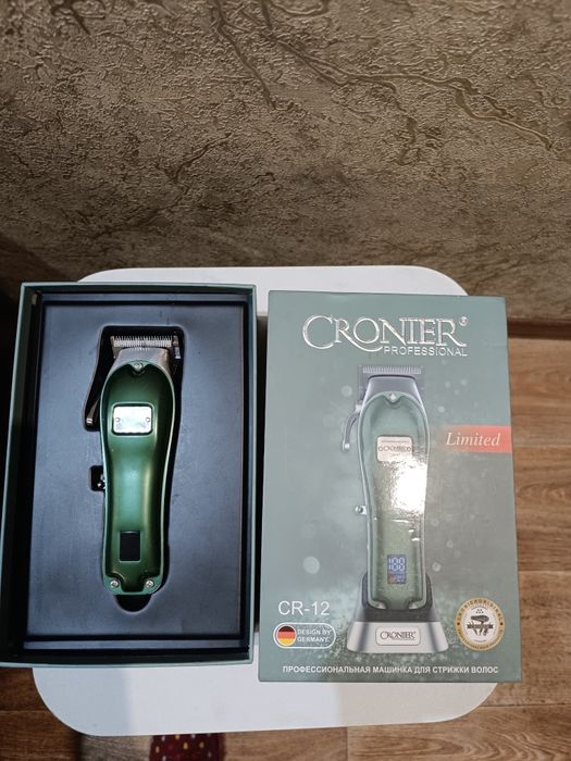 Машинка для стрижки Cronier.