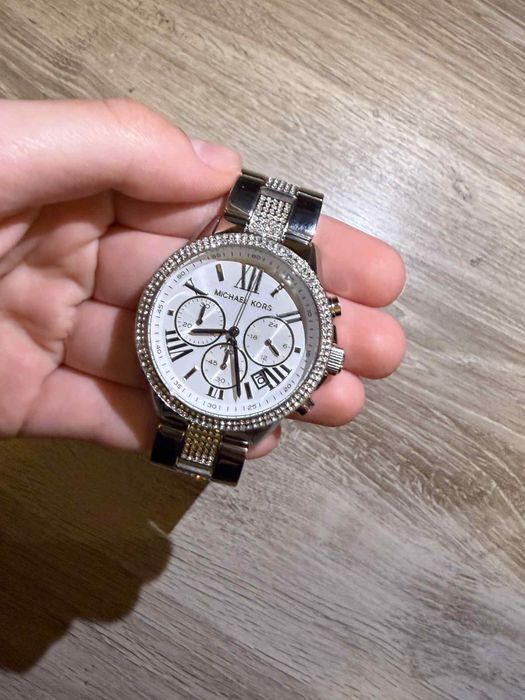Часовник Michael Kors НОВ !
