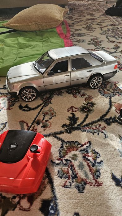 Машинка 124 мерседес