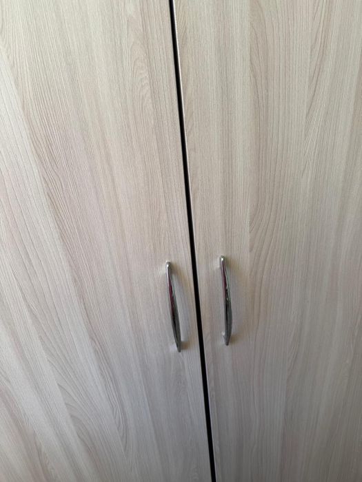 Продам шкаф просторный