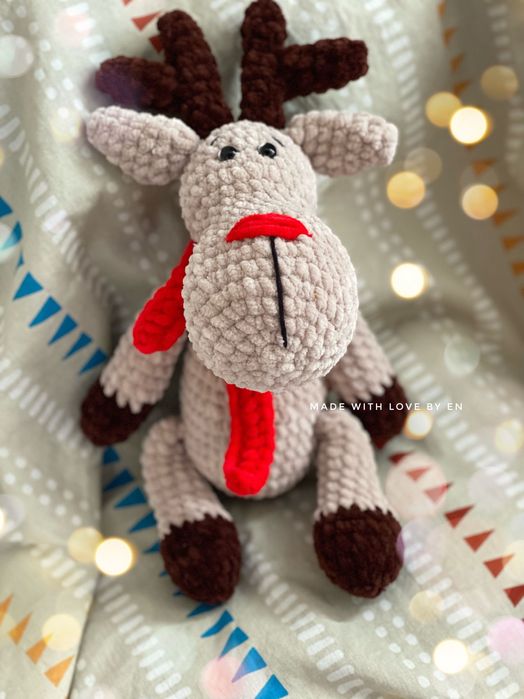 Коледно еленче за гушкане