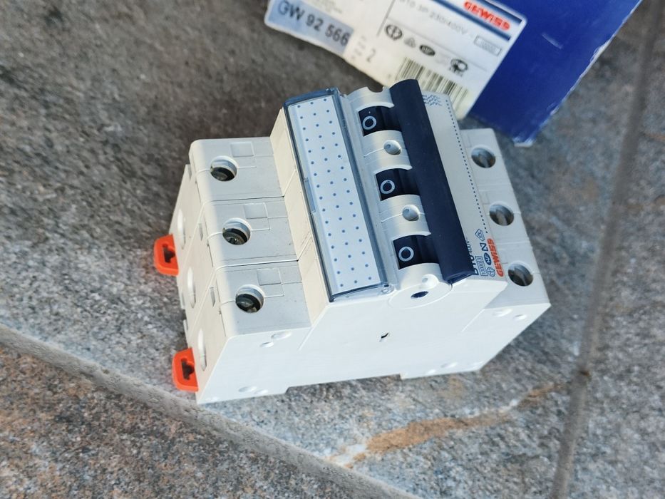 Intrerupator, Siguranta, automata, MT, 100, 3P, Tripolar, Curba, B, 10