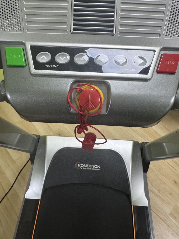 Бягаща пътека Konditio HM-9100 FIT