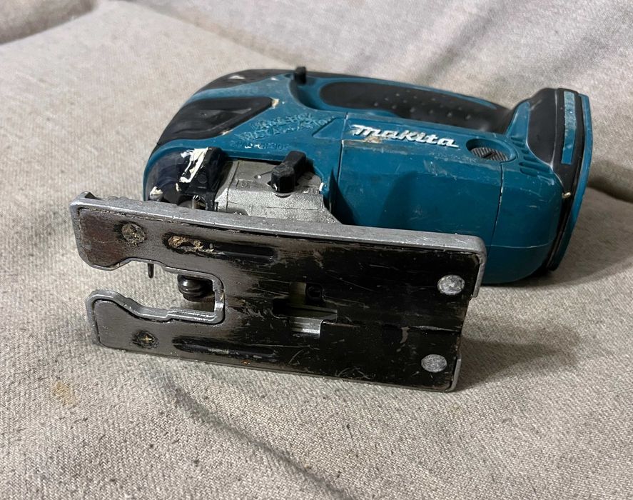 Fierăstrău vertical pendular Makita BJV180, 18V LXT, doar corp