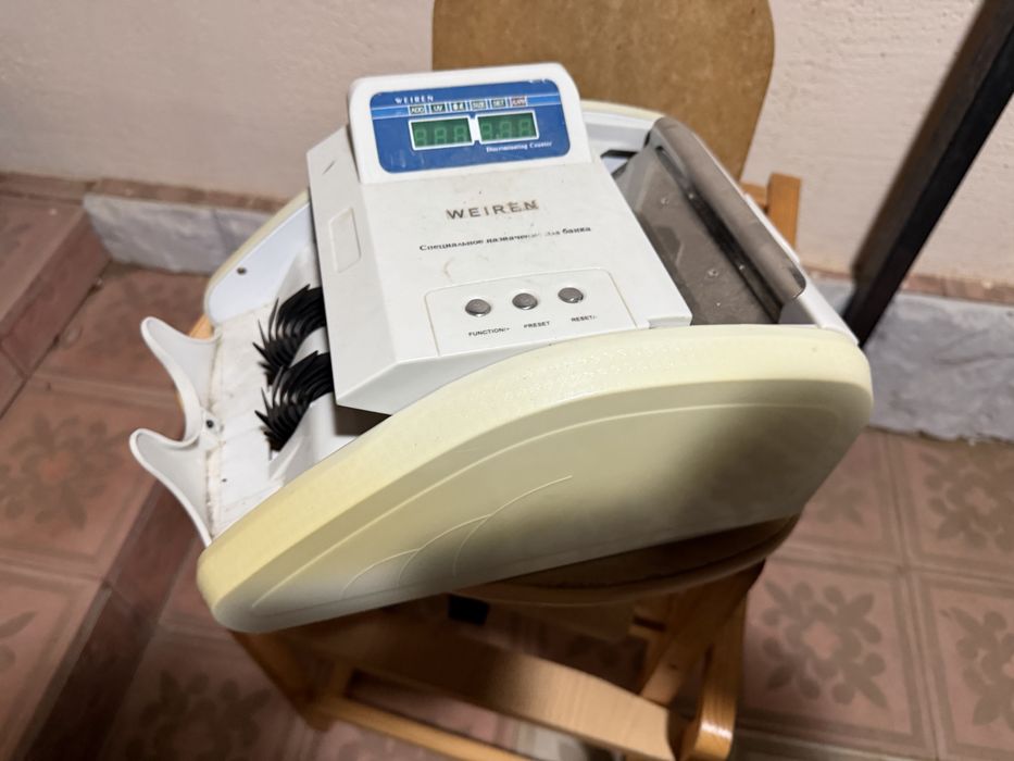 Счетная машинка для денег