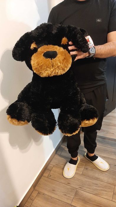 Catel din plus negru cu maro