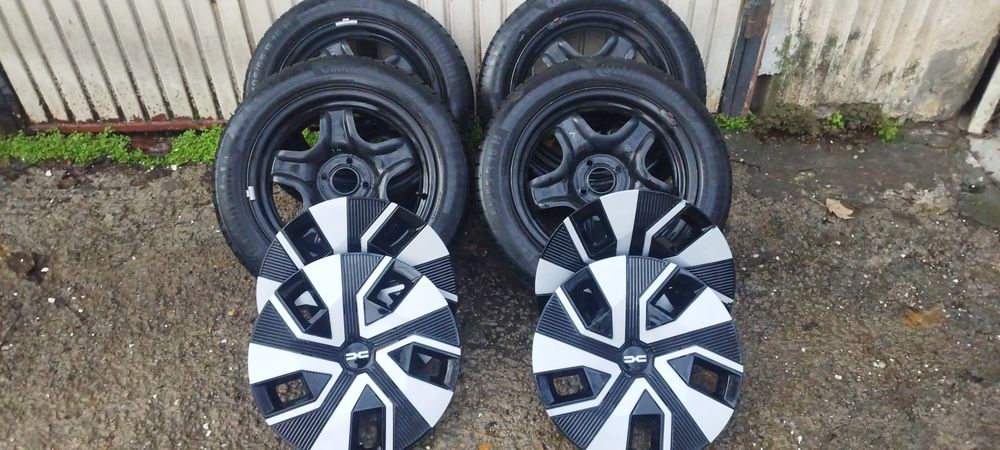 Продавам 4 броя джанти с гуми 16ски за Дачия
