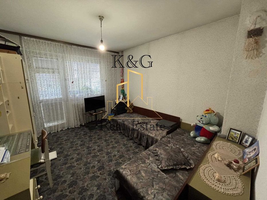 Продава се Двустаен апартамент в Разград, Център - 74 кв.м за 1241 €/кв.м - Снимка #3