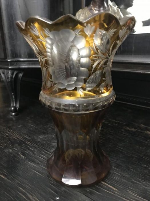 Vaza Veche Cristal Masiv Bohemia (peste 100 ani vechime)