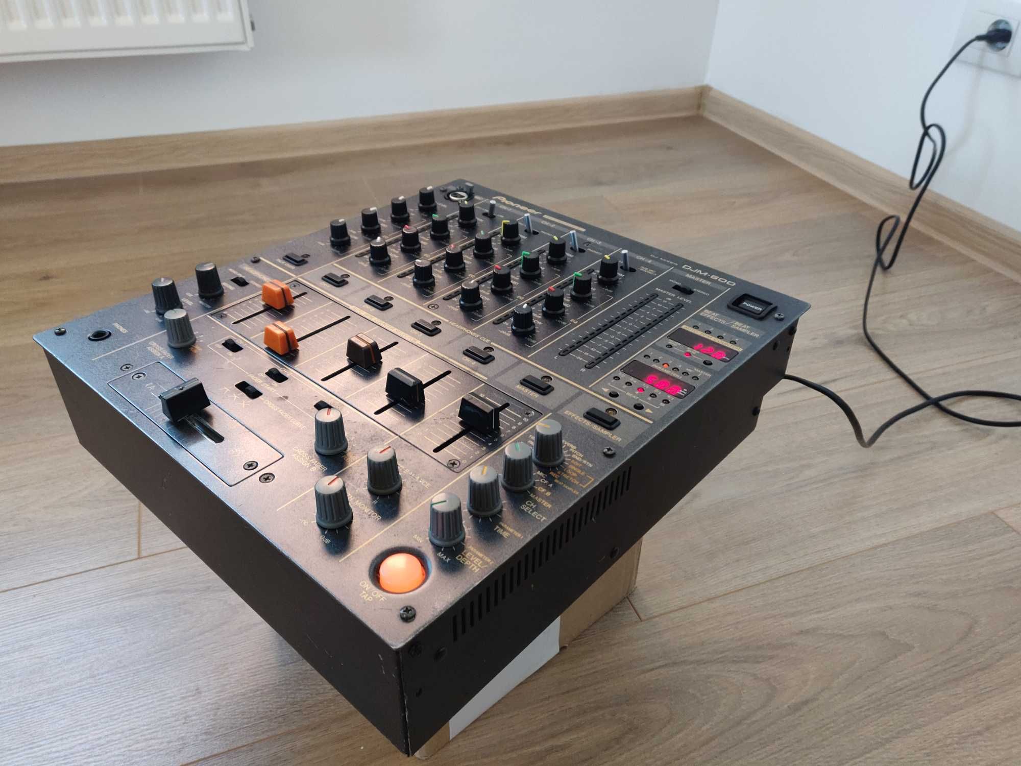 DJ Mixer Pioneer DJM 600