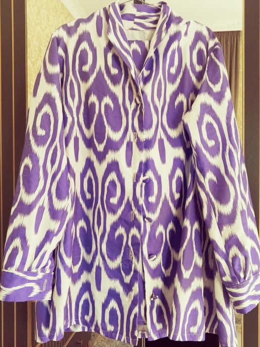 Binafsha rangli adras naqishli divoyka kostyum  — kilot shimli, t