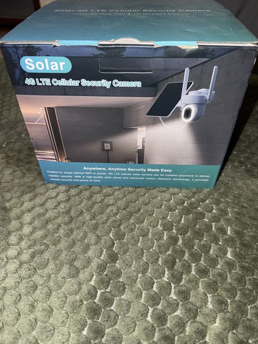 Camera de supraveghere exterior IP cu panou solar