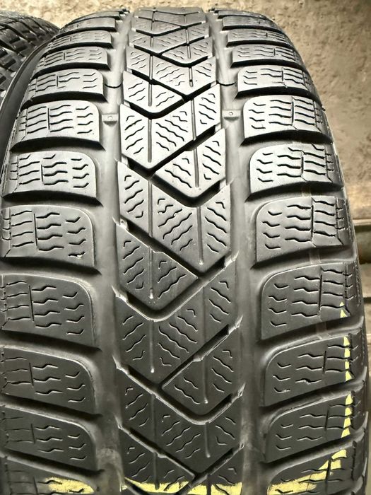 2x Anvelope iarna 215/60 r16 seal - Pirelli Sotto Zero 3 Winter