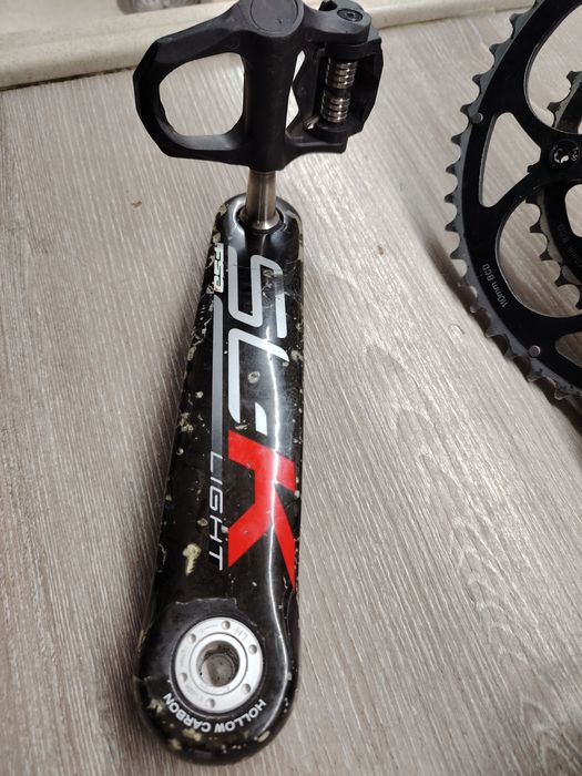 Карбонови курбели с педали