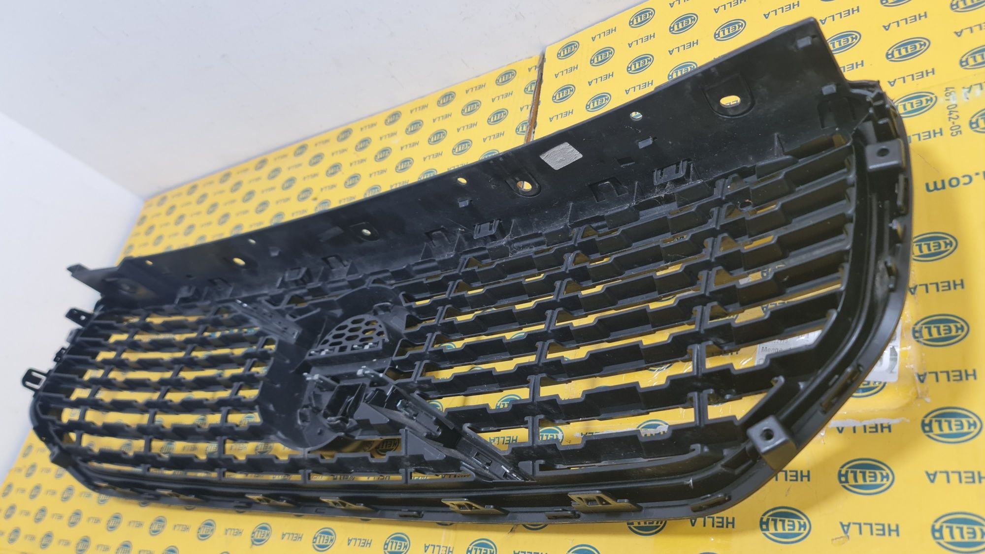 Grila masca radiator camera bara fata Volvo XC40 2018+ R design neagra