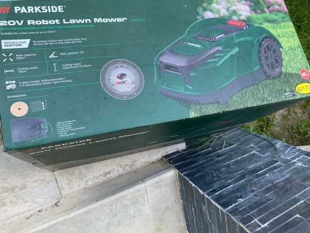 Robot tuns iarba programabil NOU PARKSIDE garantie 3 ani