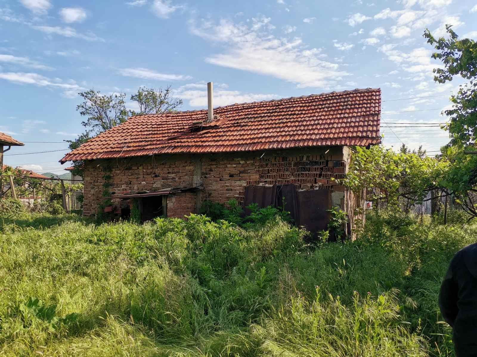 Продава къща в с.Усойка общ.Бобошево