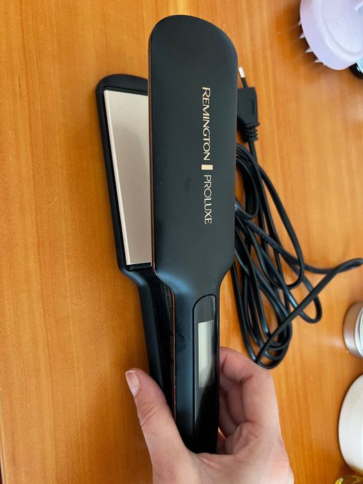 Преса за коса Remington ProLuxe Midnight Edition – като нова!