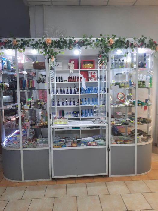 Продам бутик. Косметика, духи на разлив