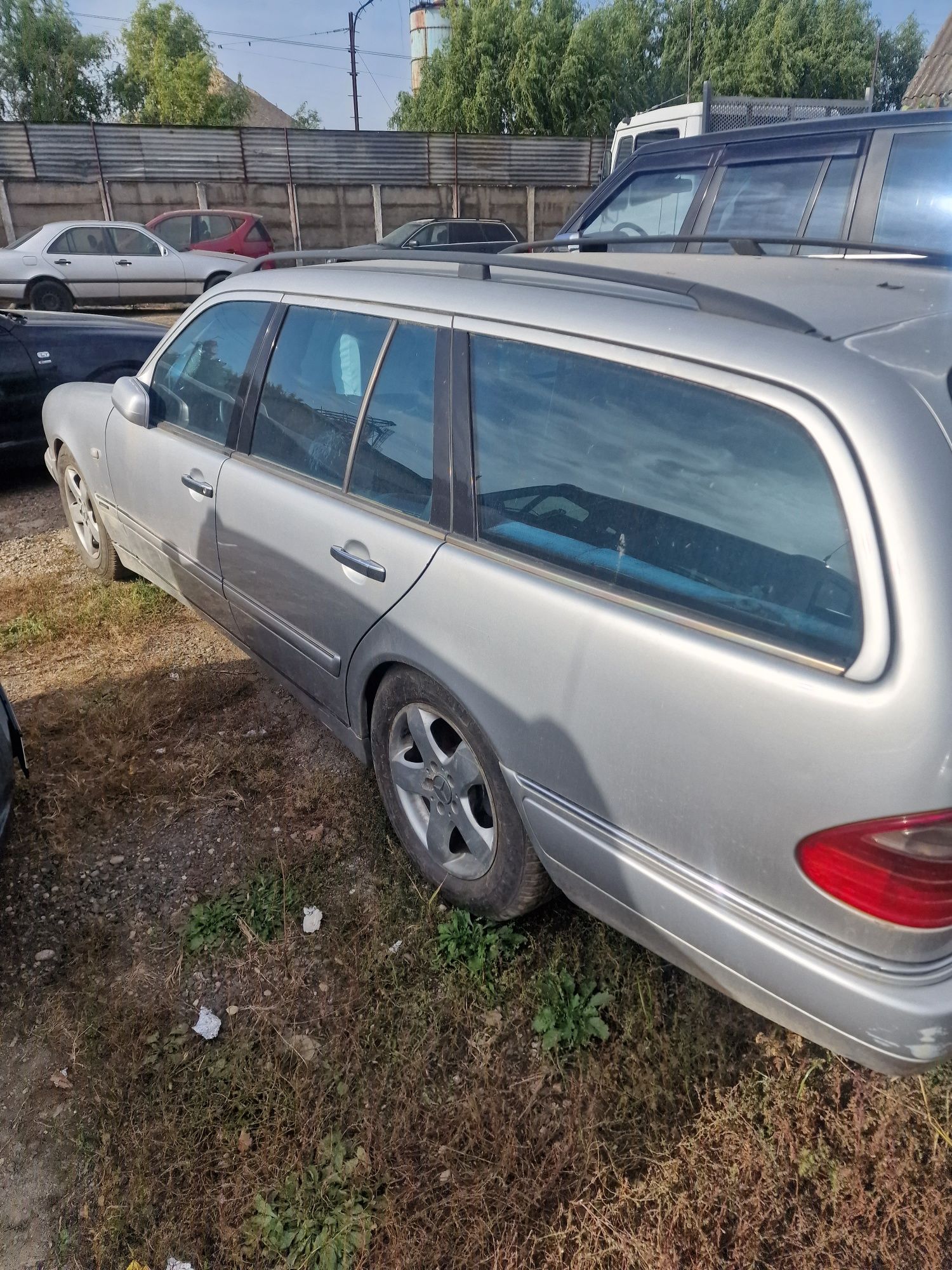 Vând,mercedes E 300 turbodiesel brek 1999 fabricație..