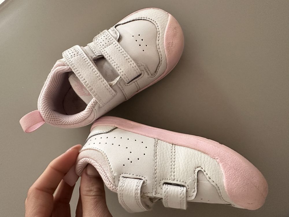 Маратонки NIKE за момиче 23,5 размер