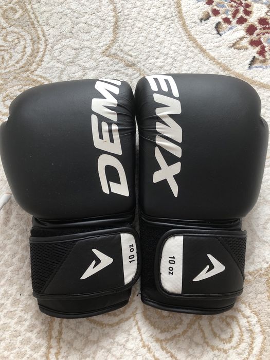 Боксерский перчатка