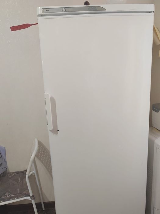 Продам морозильник