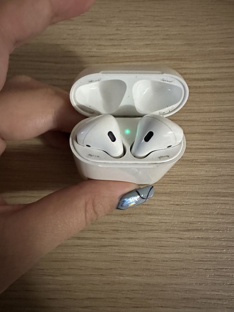 Продам airpods