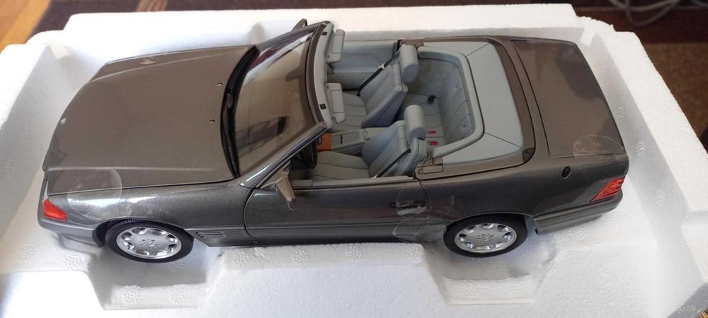 Mercedes-Benz 500 SL (R129) 1989 Norev 1:18