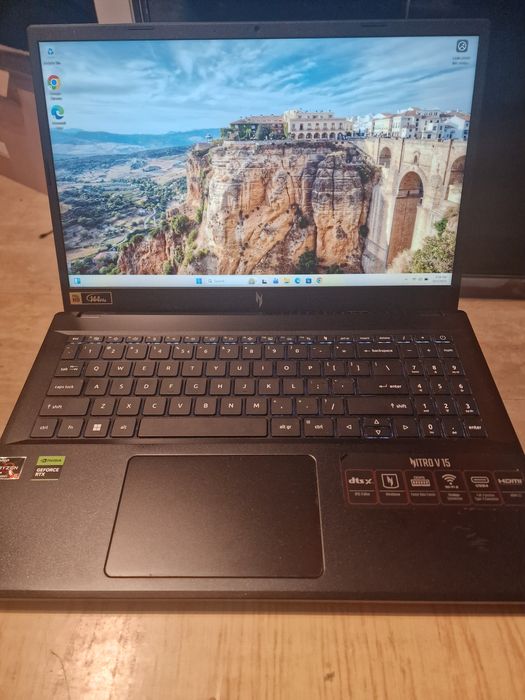 Laptop Acer Nitro V15