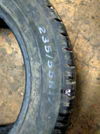 Продам комплект шин  235/55R17