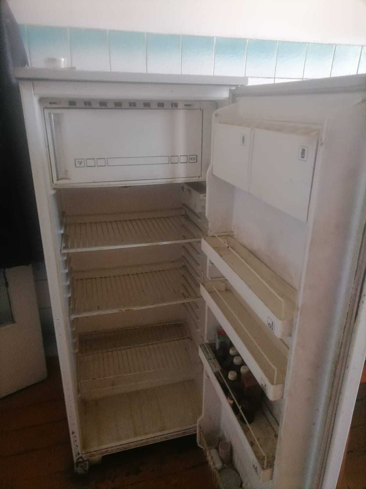 Холодильник 10000 тнг