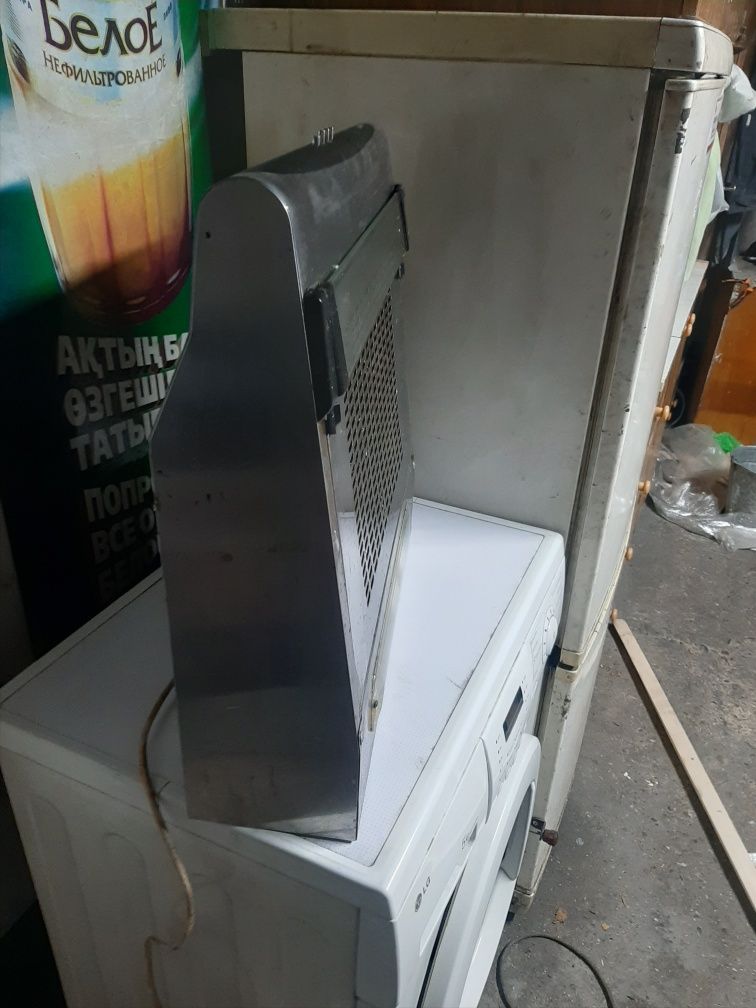 Продам кухонную вытяжку