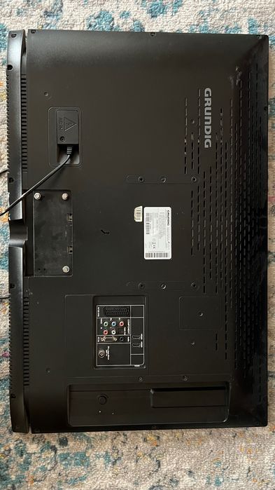 Televizor Grunding în stare foarte buna, cu telecomanda. 32 VLE 6142C