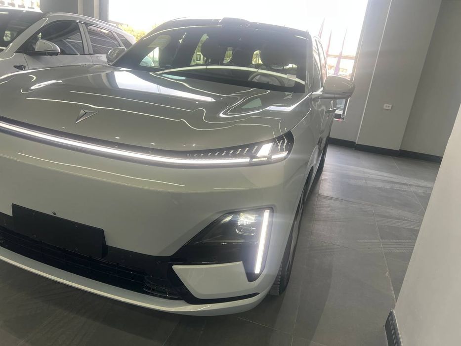 Changan depal S09 kumush rang