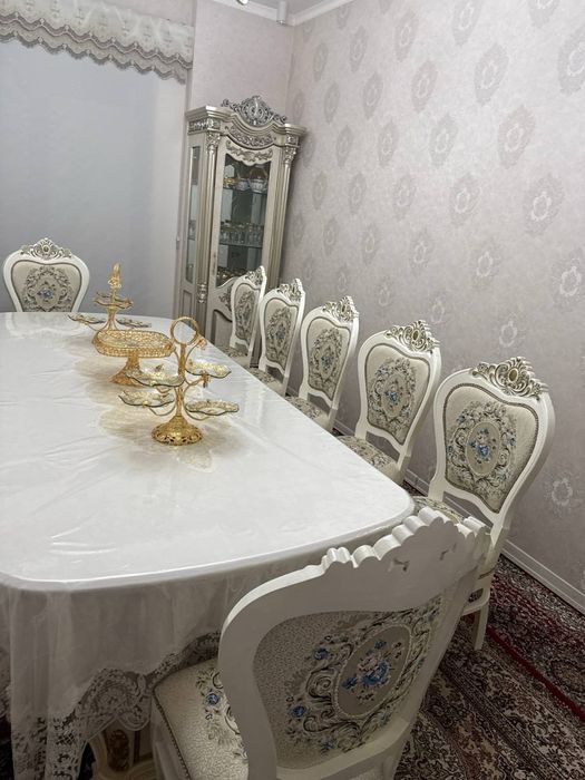 Srochna sotiladi faqat srochniga stol stullar sifati zoʻr yangi