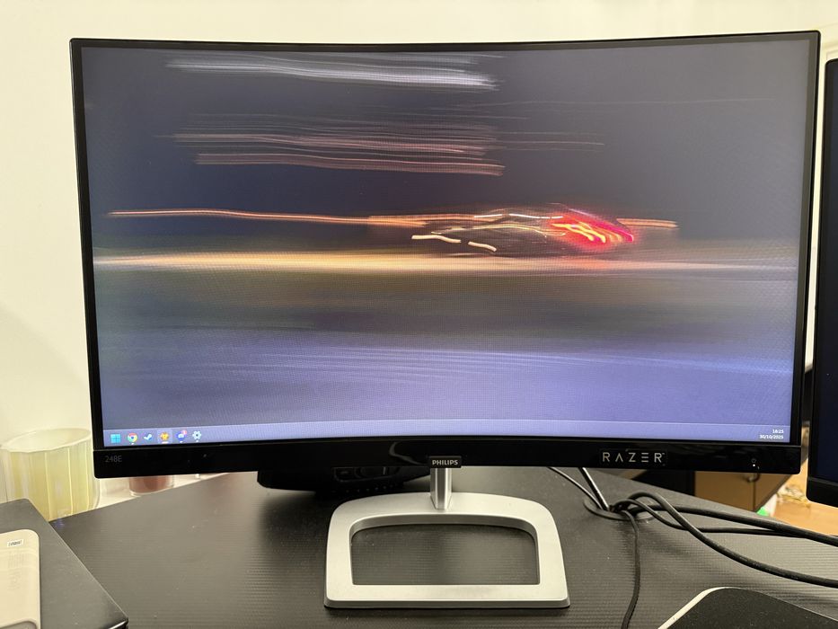 Monitor Philips (248E9Q) VA 24" Curbat FullHD 75hz