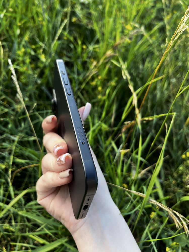 iPhone 15 в идеальном состоянии